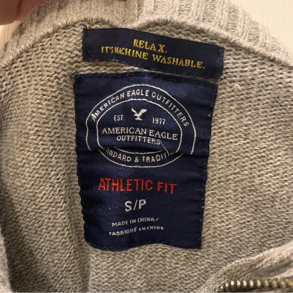 3/$35 american eagle quarter zip - Picture 3 of 6